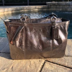 NWT Coach purse. Pewter, tumbled leather, zip top